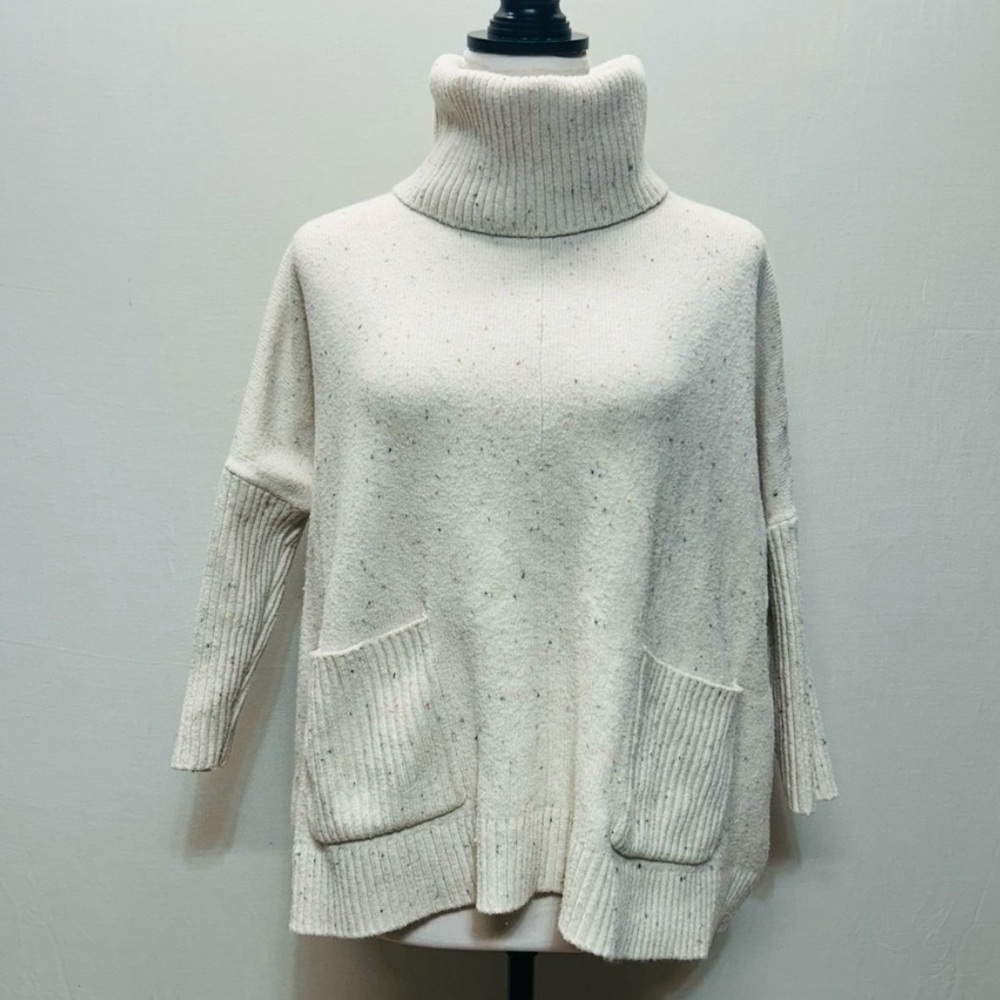 Loft Flecked Pocket Poncho Sweater Top.
XS